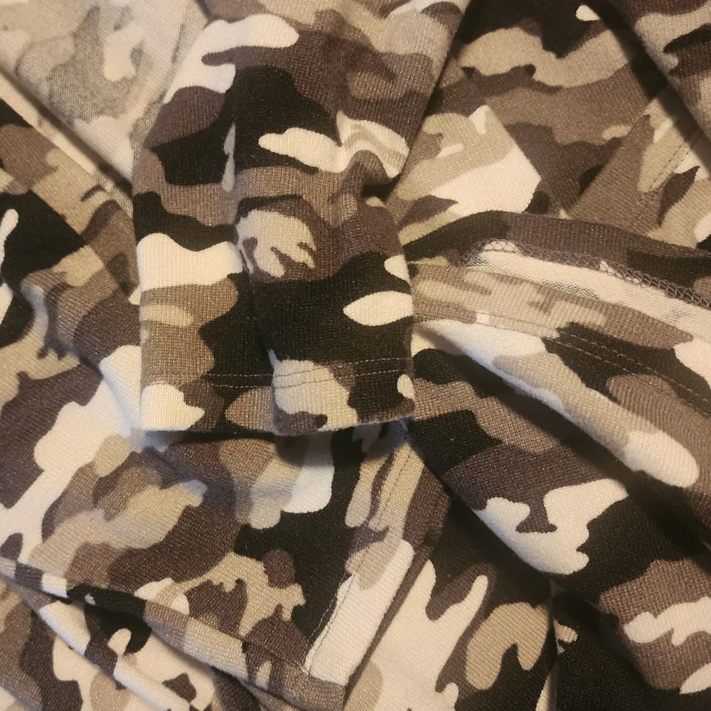 LuLaRoe Camouflage Cardigan in Black and Gray - Picture 3 of 3